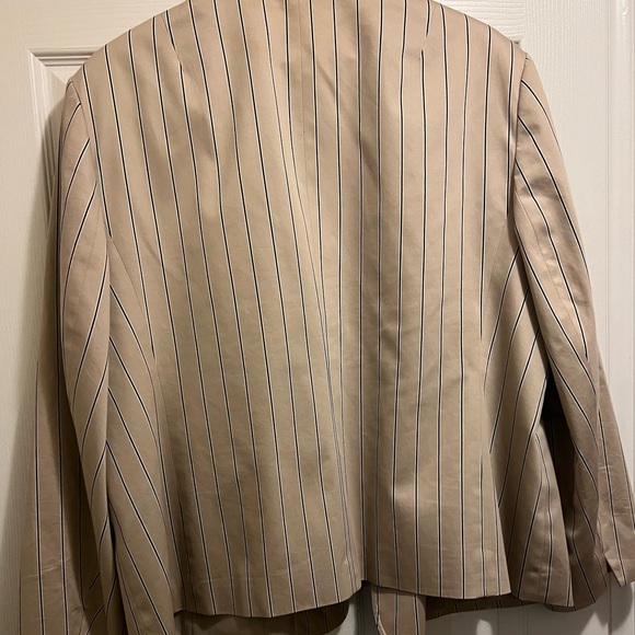 Blazer with stripes - Picture 3 of 6